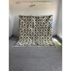 Tapis berbère noir et blanc, une élégance intemporelle
