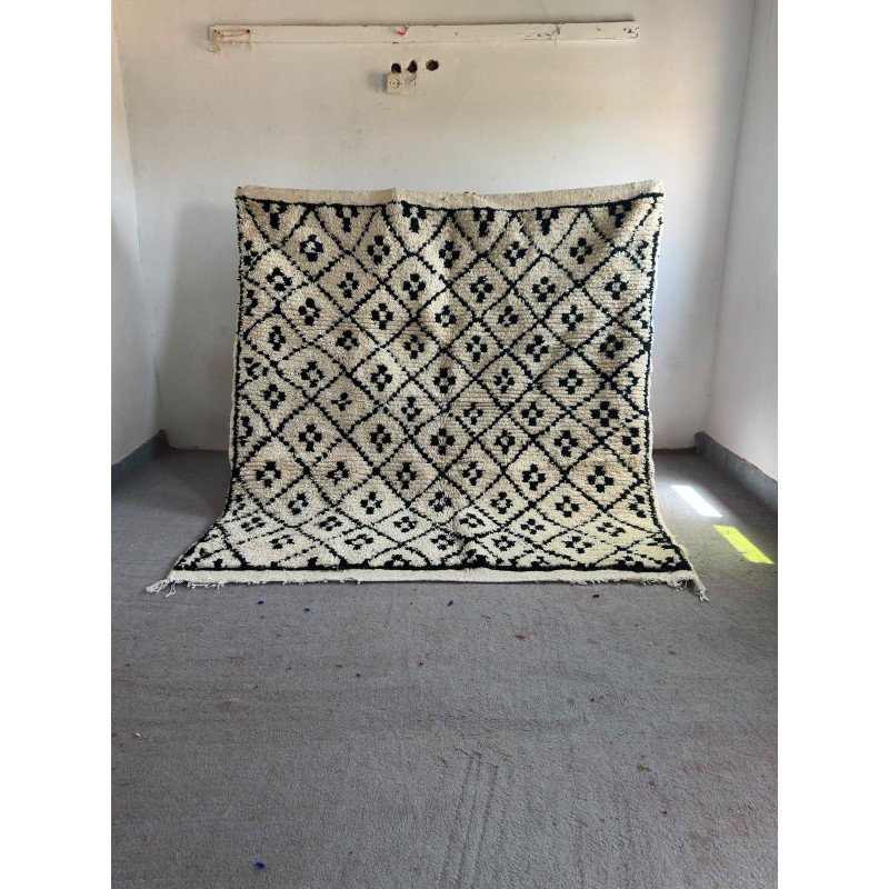 Tapis berbère noir et blanc, une élégance intemporelle