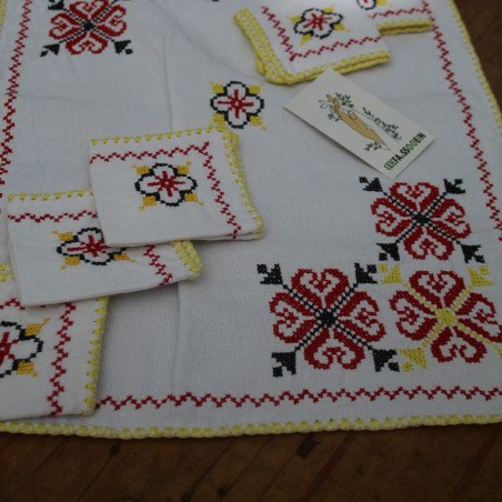 Couvre-plateau en Broderie “Karwa” avec Serviettes