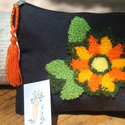 Petits Sacs Brodés en Broderie Orientale