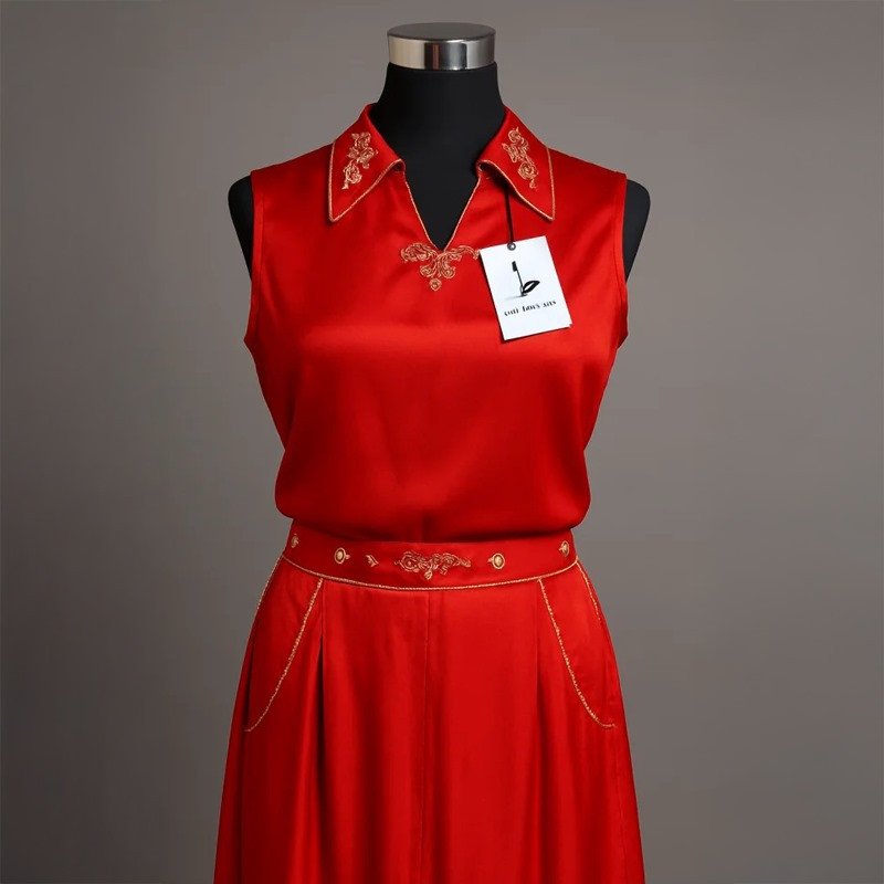 Ensemble Rouge en Satin – Broderie Artisanale Marocaine