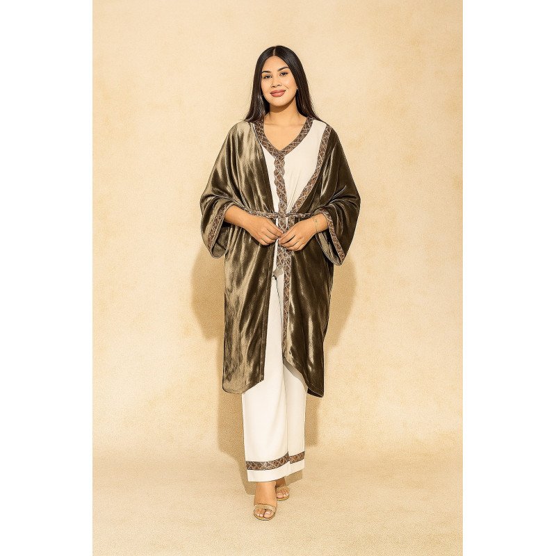 Tenue marocaine moderne en velours – Élégance et raffinement