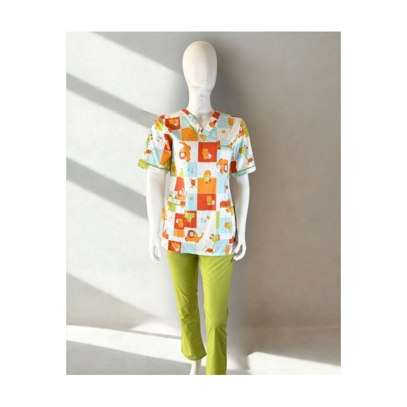 Tenue médicale pédiatrique - Ensemble haut imprimé et pantalon vert