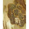 Djellaba marocaine dorée à motifs floraux – Élégance et raffinement