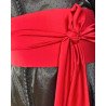 Caftan noir satiné avec ceinture rouge