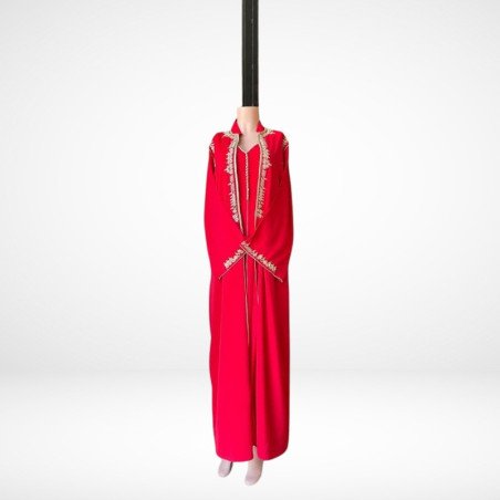 Jellaba Rouge Royale – Broderies Dorées Artisanales