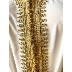 Jellaba Blanche en Satin Brodé Élégance Pure et Finitions Dorées