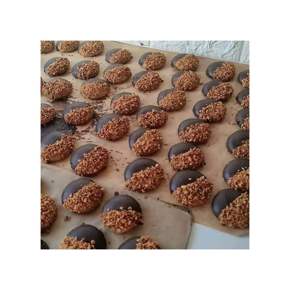 Bonbons chocolat et cacahuètes - حلوى الشوكولاتة والفول السوداني